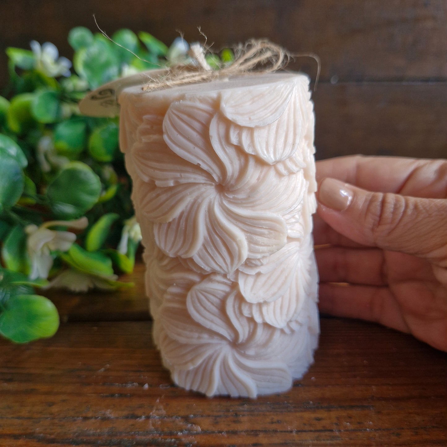 Vela decorativa aromática diseño Pilar de Flores