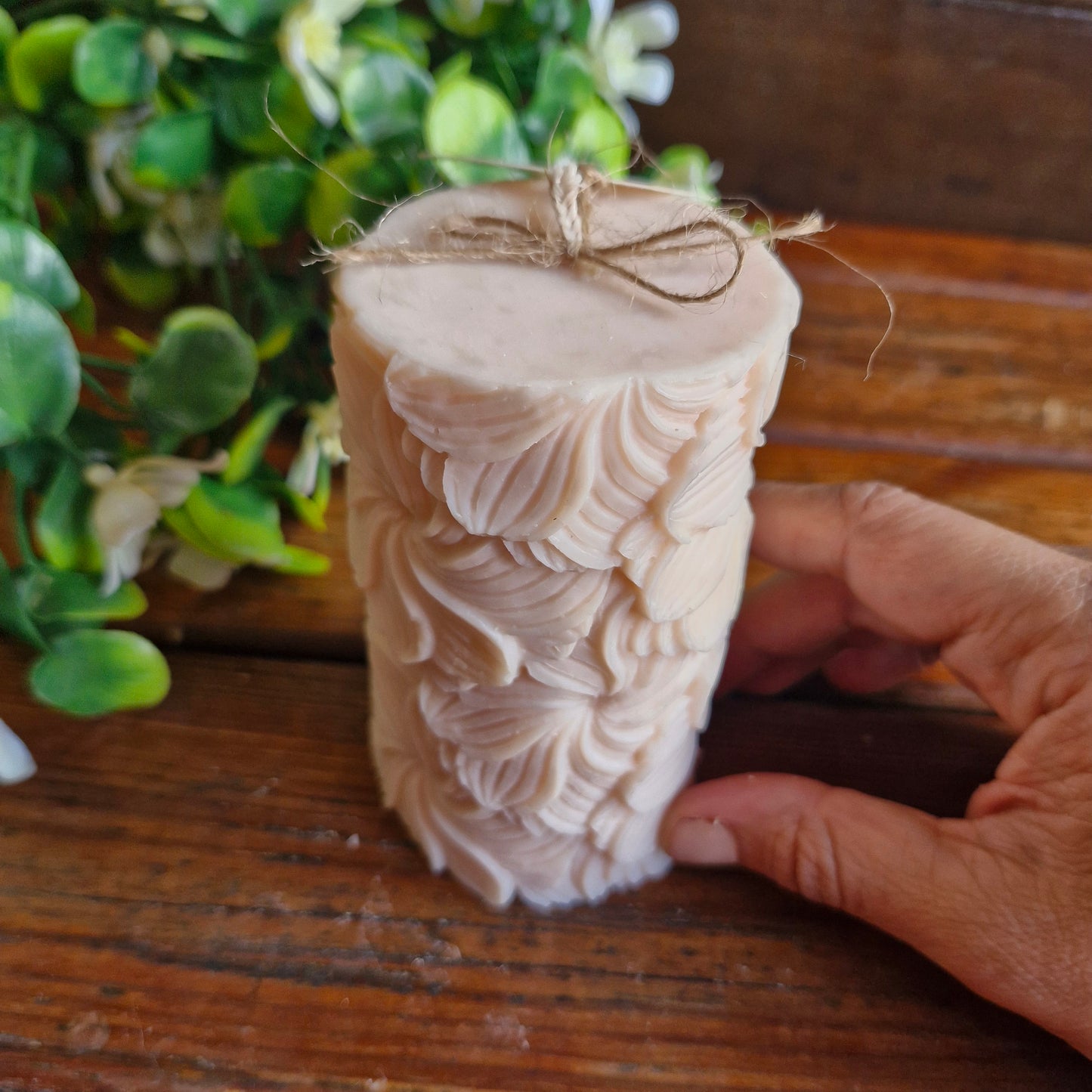 Vela decorativa aromática diseño Pilar de Flores