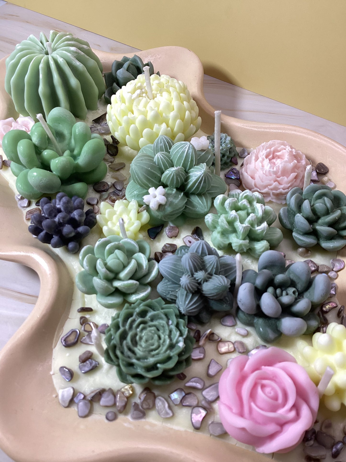 Velas decorativas en forma de terrario irregular grande rosa