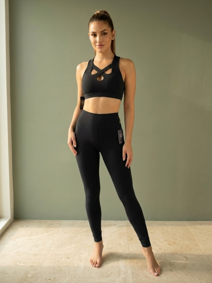 Conjunto Top Deportivo Trébol & Leggins corte alto en cintura NEGRO