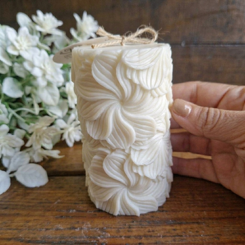 Vela decorativa aromática diseño Pilar de Flores