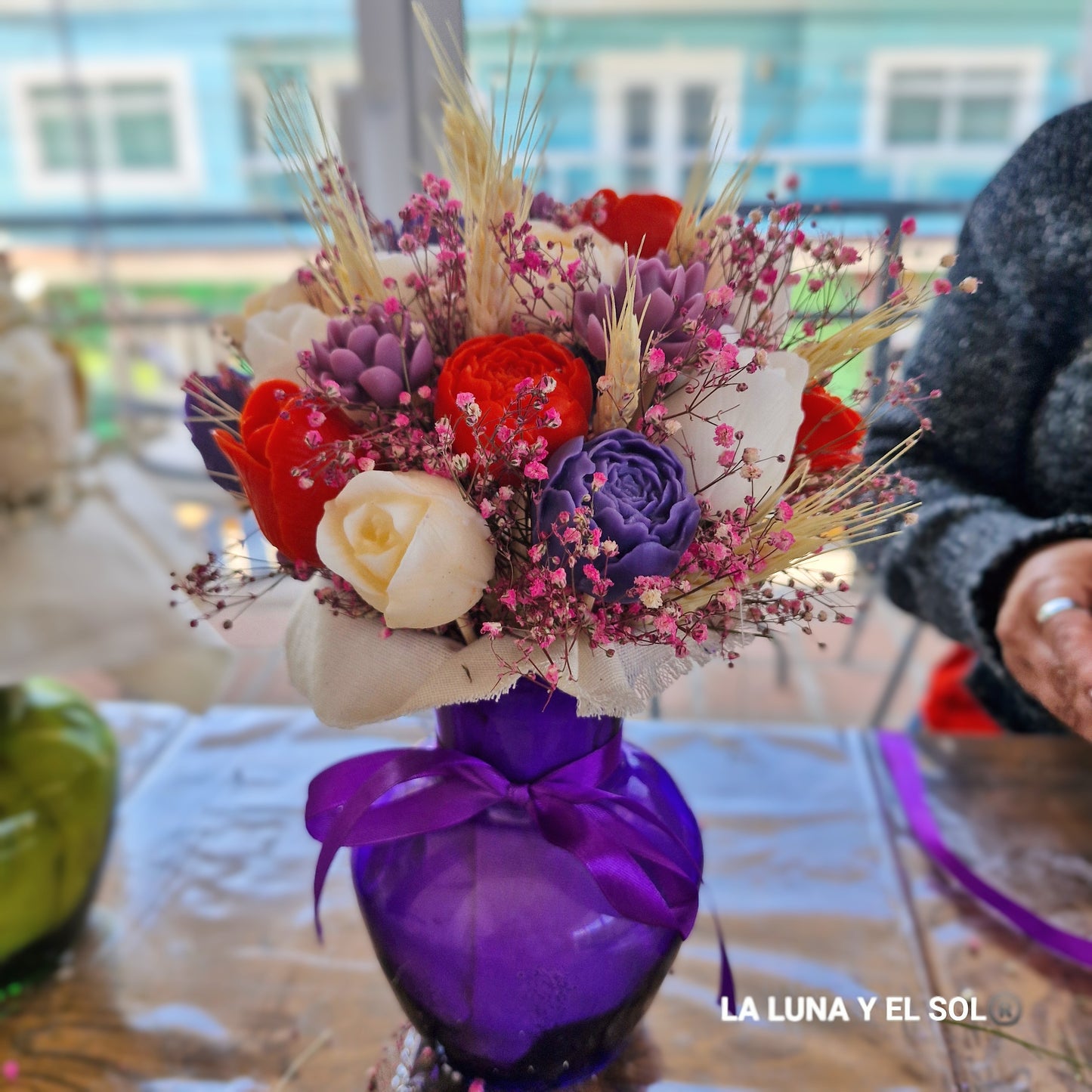 Bouquet de flores de velas aromáticas morado/rosa
