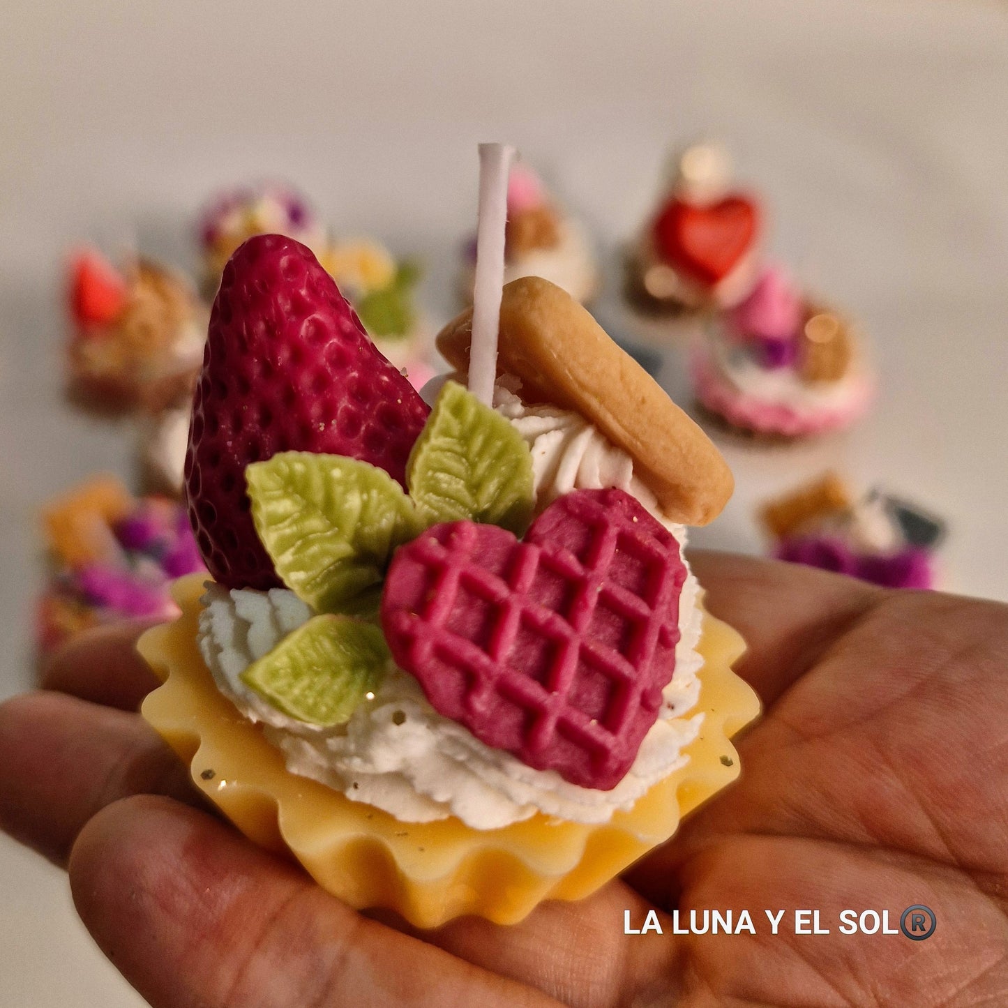 Pack 20 mini velitas diseño cupcake colores surtidos con empaque y etiqueta especial