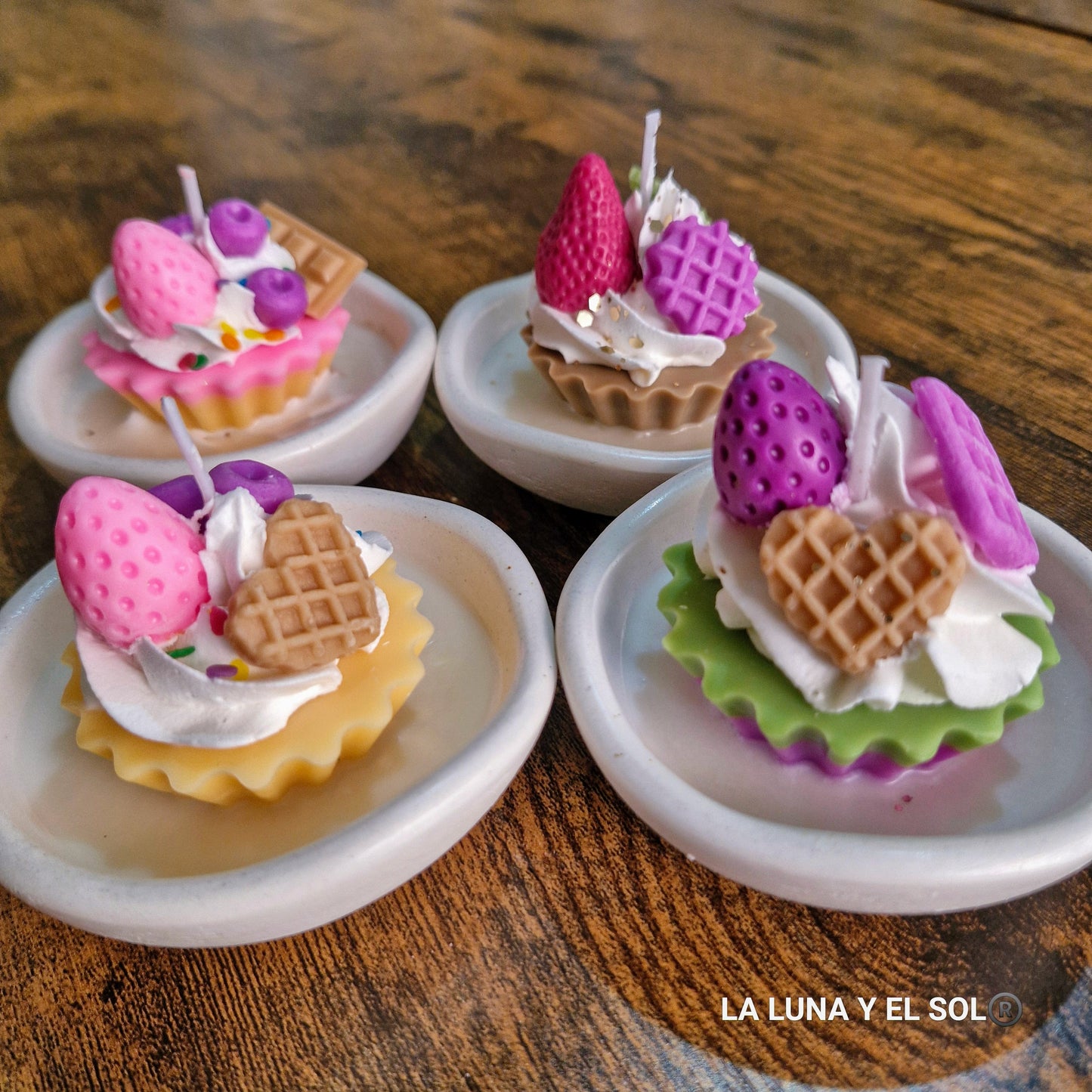 Pack 20 mini velitas diseño cupcake colores surtidos con empaque y etiqueta especial