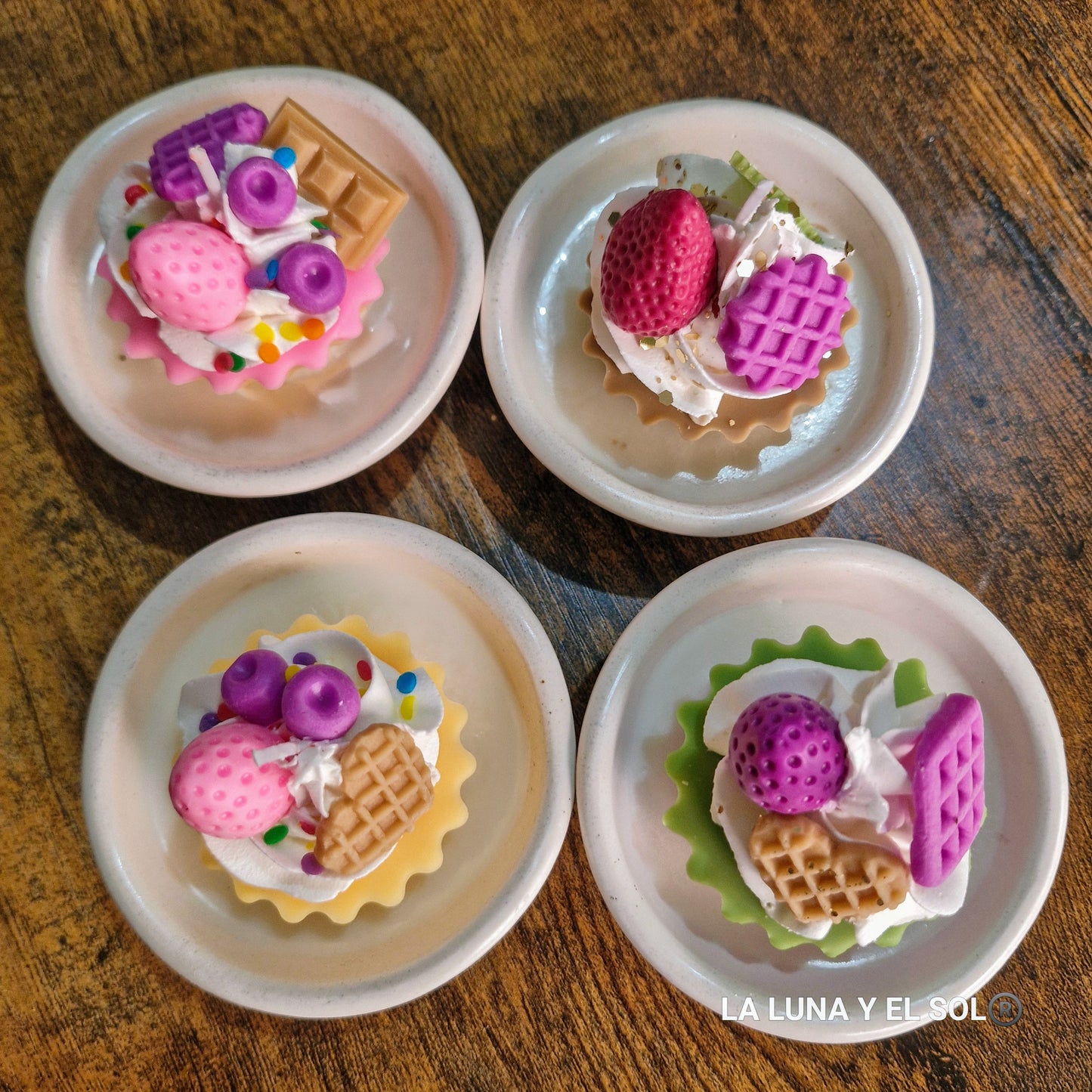 Pack 20 mini velitas diseño cupcake colores surtidos con empaque y etiqueta especial