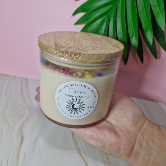 Vela aromática “flores” grande con tapa de bambú 450gr