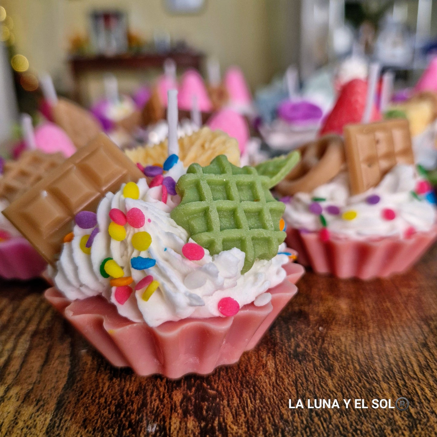 Pack 20 mini velitas diseño cupcake colores surtidos con empaque y etiqueta especial